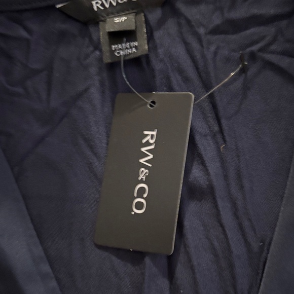 RW&CO. Navy Sleeveless Blouse - Picture 4 of 5